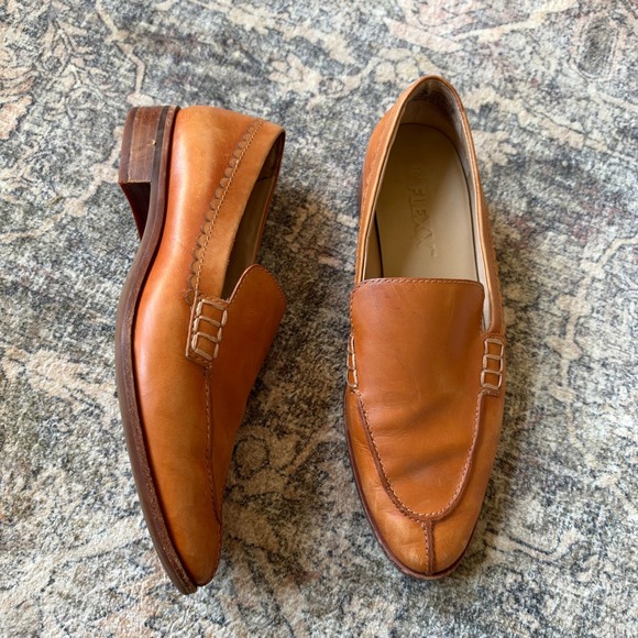THE FLEXX Shoes - The FLEXX Bowery Tan Leather Scalloped Pointed Toe Loafers Shoes Womens 7M